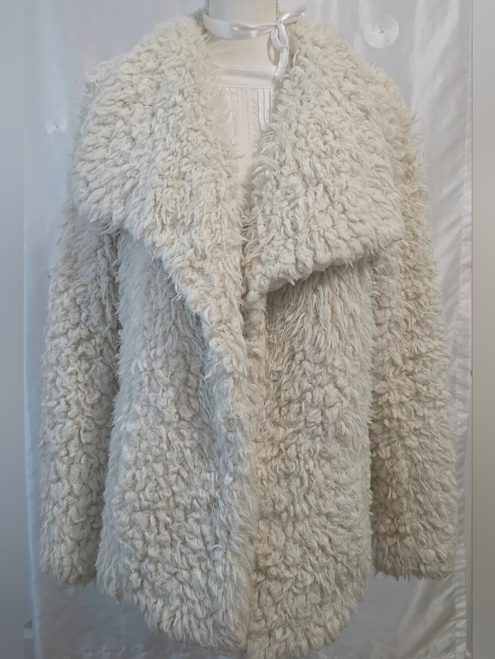 Hollister Cream Teddy Faux Shearling Jacket
